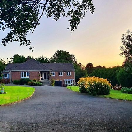 Idyllic 2 Bedroom Self-Contained Upsidedown Annexe Llandrindod Wells Ngoại thất bức ảnh