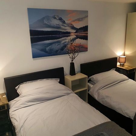 Idyllic 2 Bedroom Self-Contained Upsidedown Annexe Llandrindod Wells Ngoại thất bức ảnh
