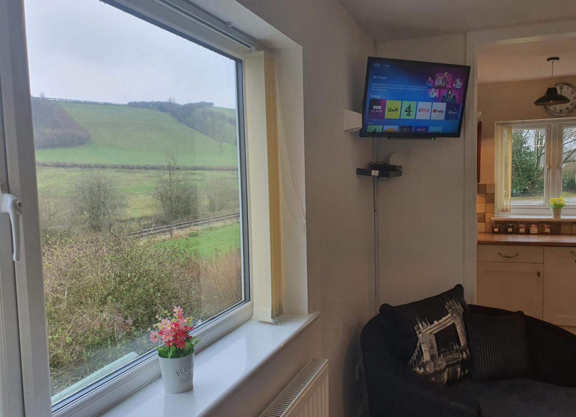 Idyllic 2 Bedroom Self-Contained Upsidedown Annexe Llandrindod Wells Ngoại thất bức ảnh
