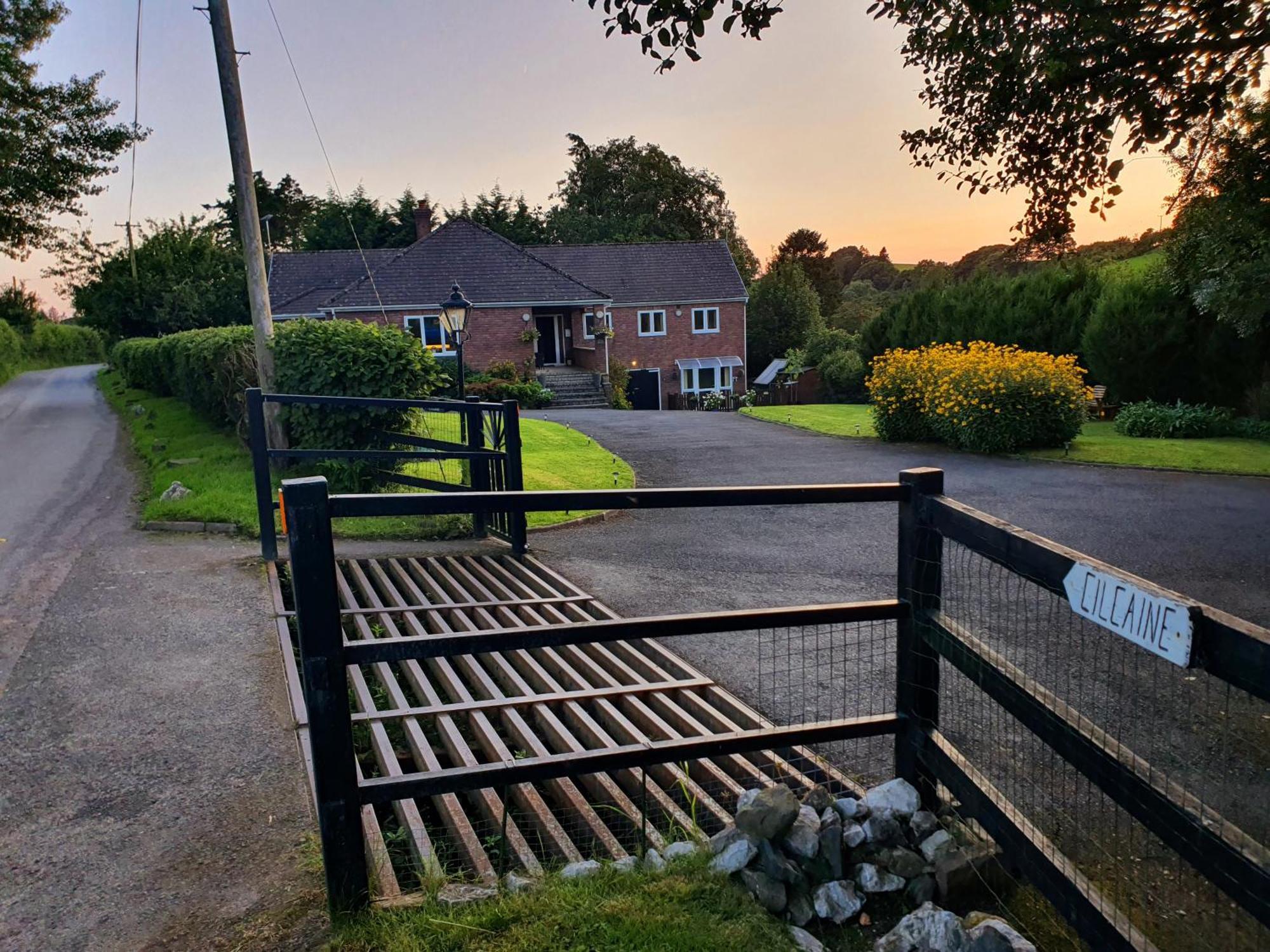 Idyllic 2 Bedroom Self-Contained Upsidedown Annexe Llandrindod Wells Ngoại thất bức ảnh