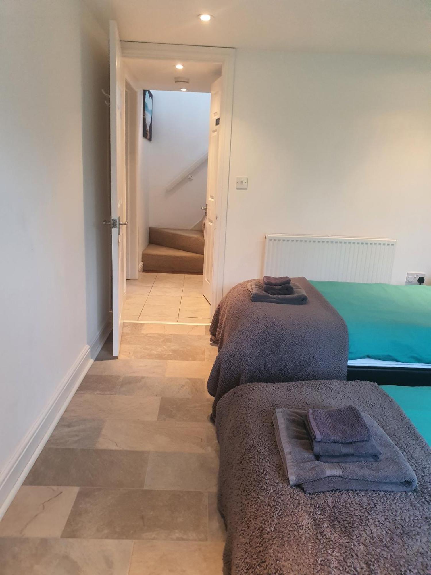 Idyllic 2 Bedroom Self-Contained Upsidedown Annexe Llandrindod Wells Ngoại thất bức ảnh