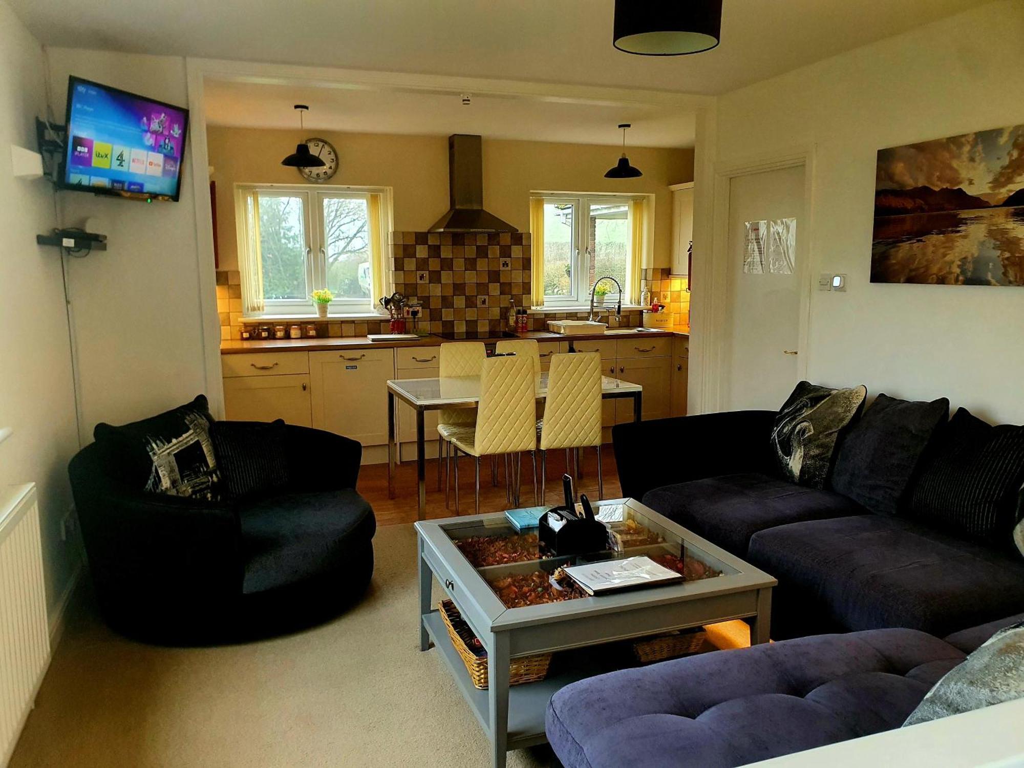 Idyllic 2 Bedroom Self-Contained Upsidedown Annexe Llandrindod Wells Ngoại thất bức ảnh