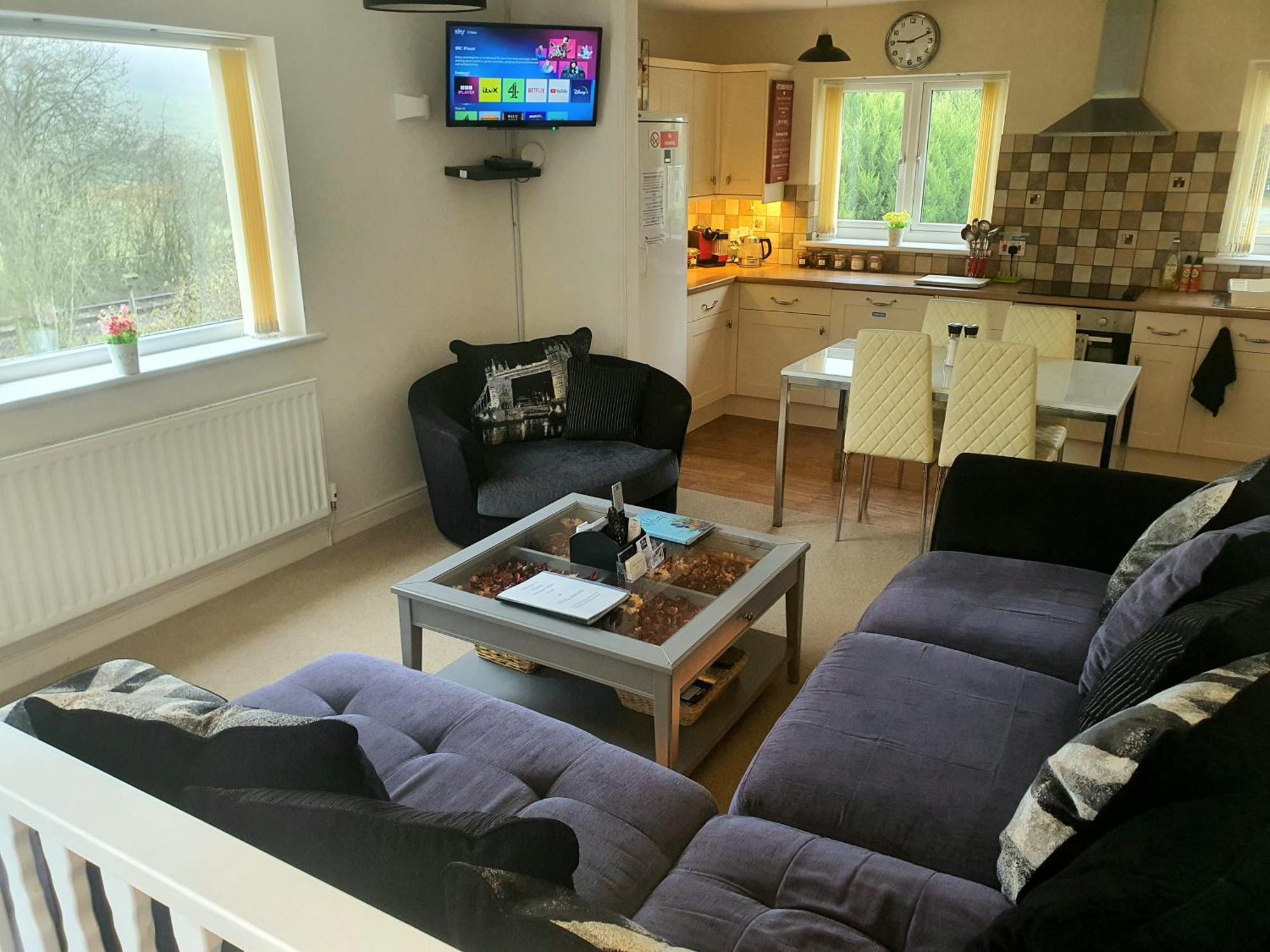 Idyllic 2 Bedroom Self-Contained Upsidedown Annexe Llandrindod Wells Ngoại thất bức ảnh