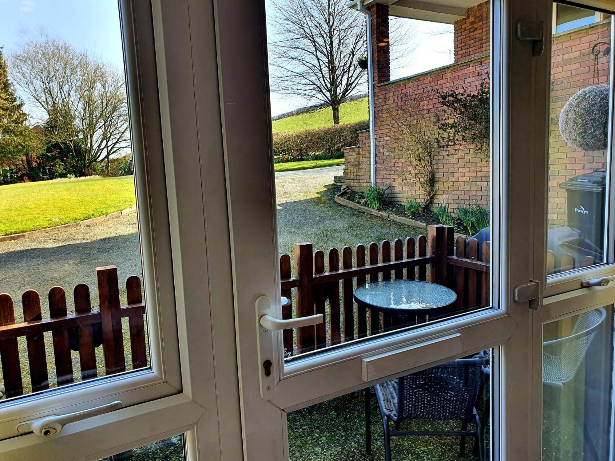 Idyllic 2 Bedroom Self-Contained Upsidedown Annexe Llandrindod Wells Ngoại thất bức ảnh