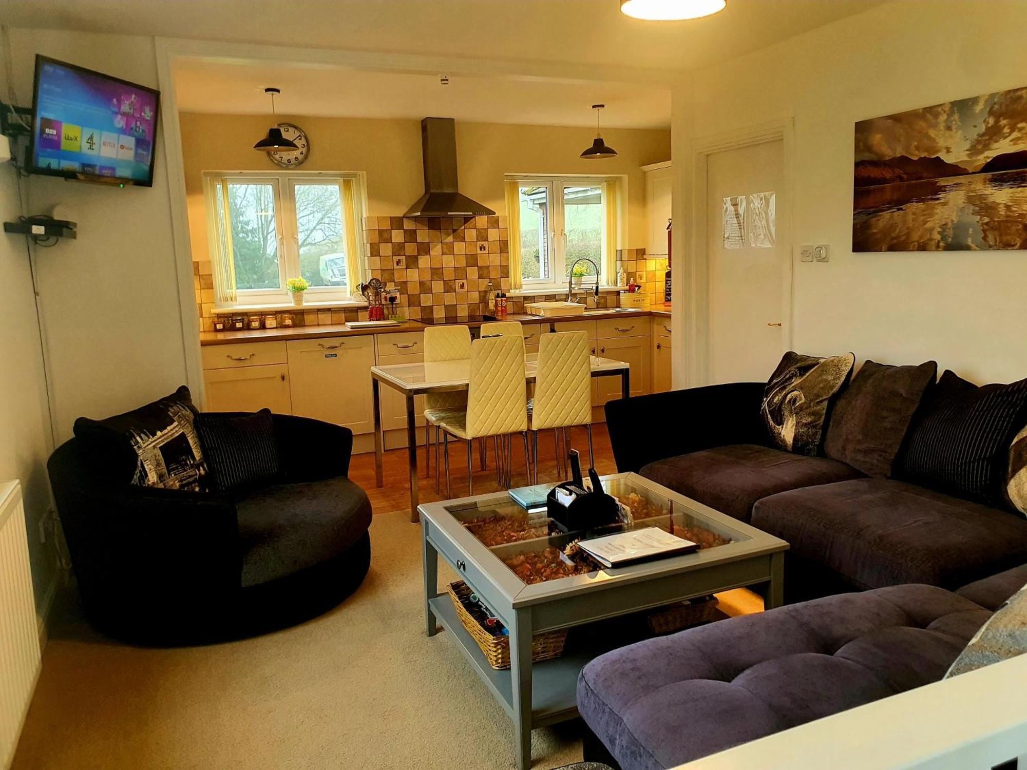 Idyllic 2 Bedroom Self-Contained Upsidedown Annexe Llandrindod Wells Ngoại thất bức ảnh