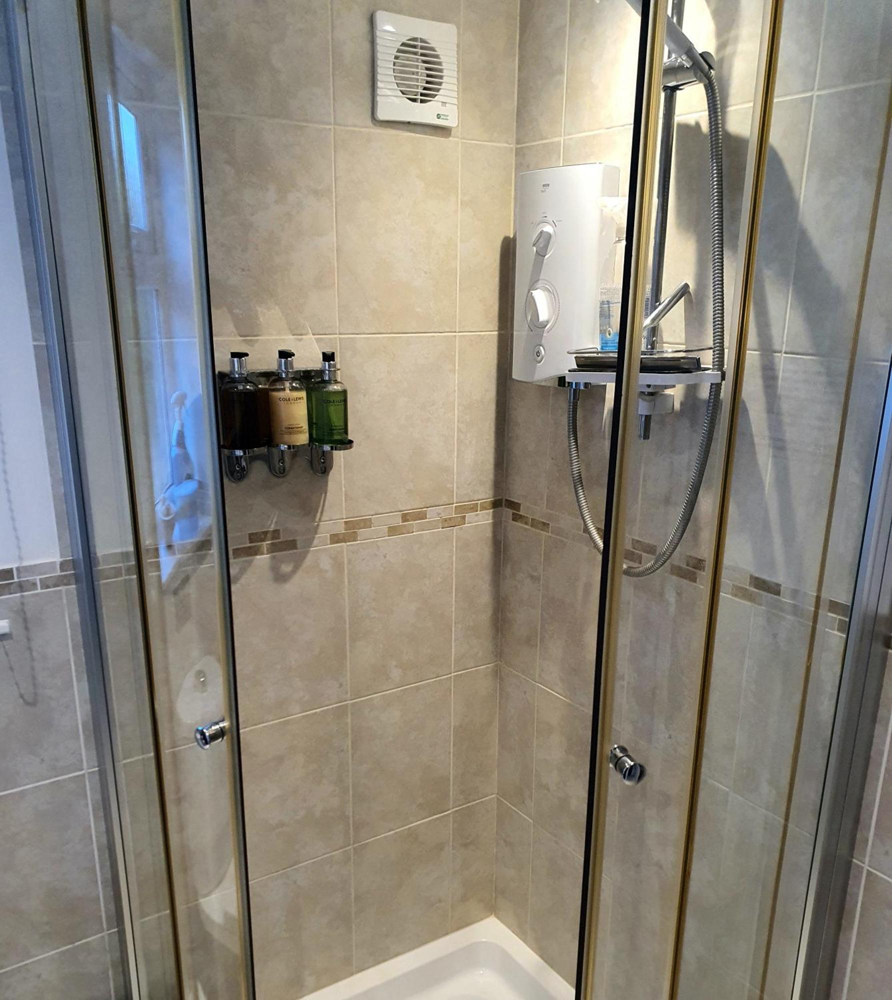 Idyllic 2 Bedroom Self-Contained Upsidedown Annexe Llandrindod Wells Ngoại thất bức ảnh